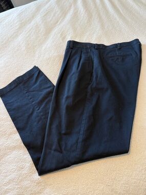 Roundtree & Yorke Men's Navy Dress Pants - Pleated Front